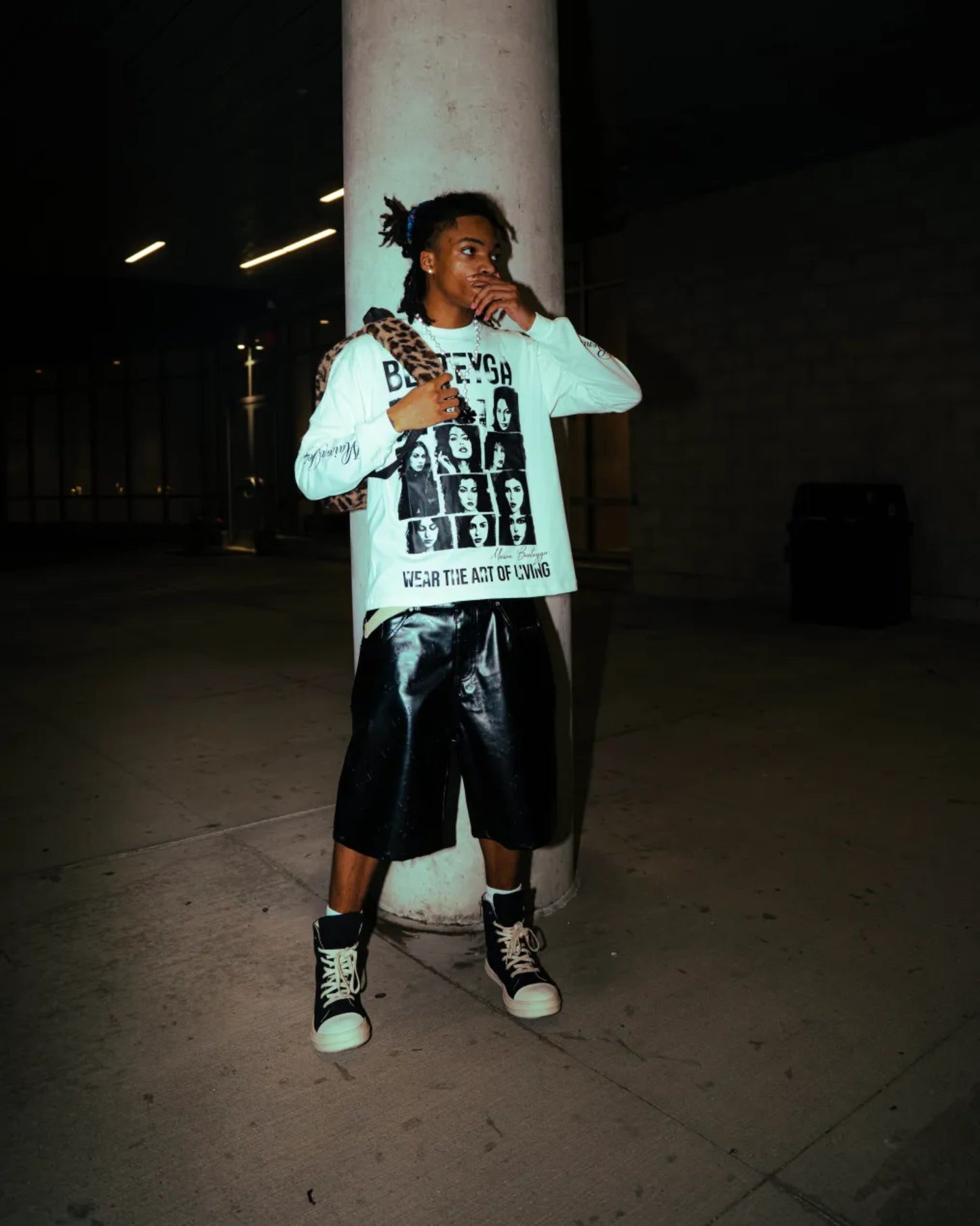 MAISON BENTEYGA "THE ART OF LIVING" WHITE TEE