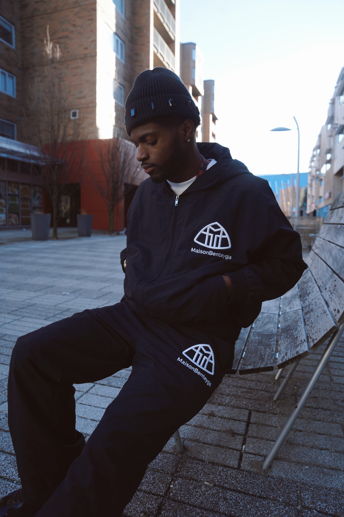 Wide-Leg Windbreaker Pants – Black