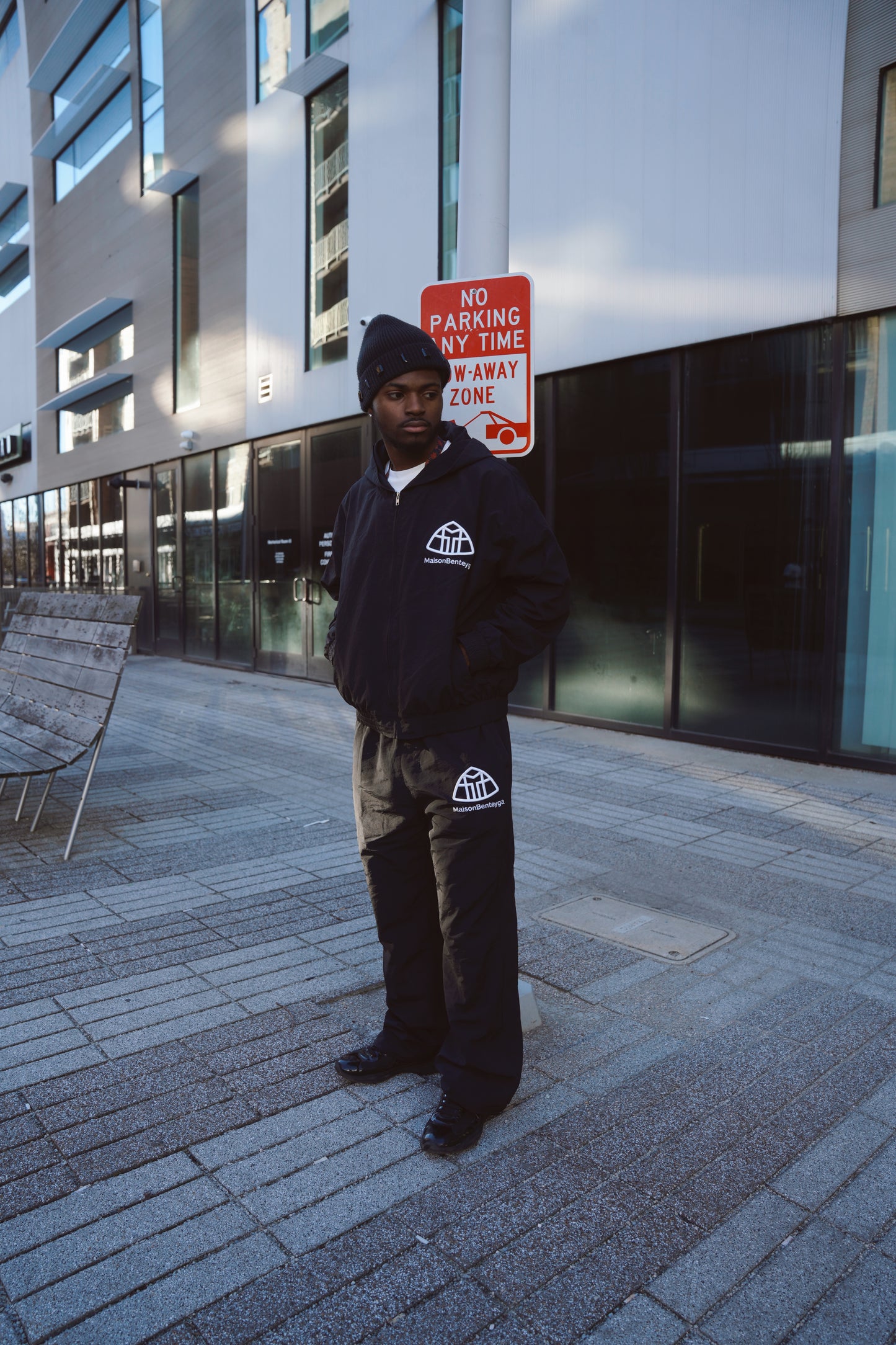 Maison Benteyga Windbreaker ZIP-Up– Black